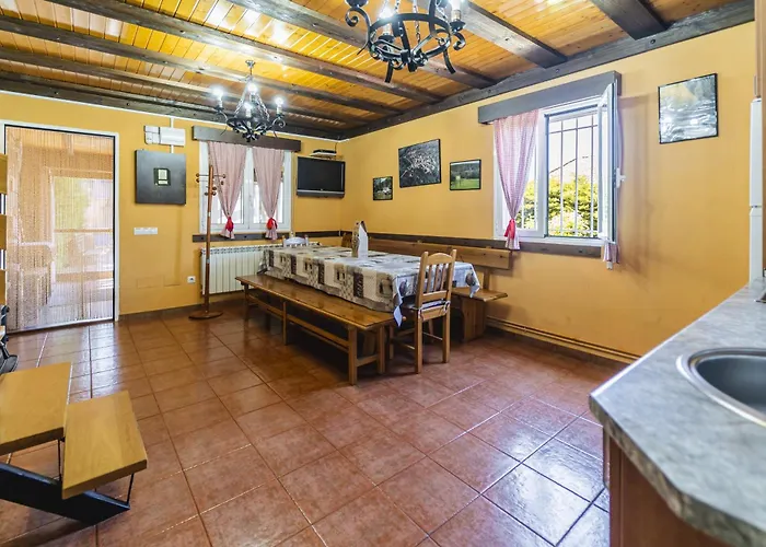 Valle De Juarros * San Adrián de Juarros